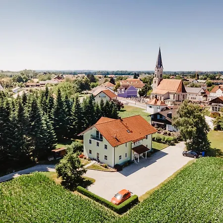 Haus Birgit アパート *